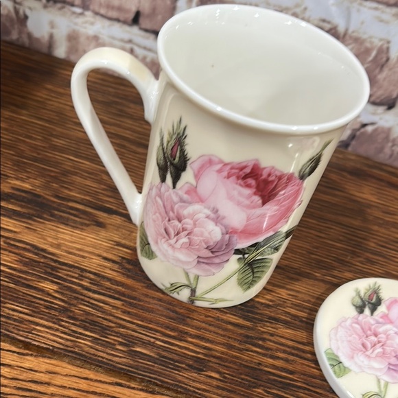 Kent Pottery Roses mug with lid - Picture 4 of 7